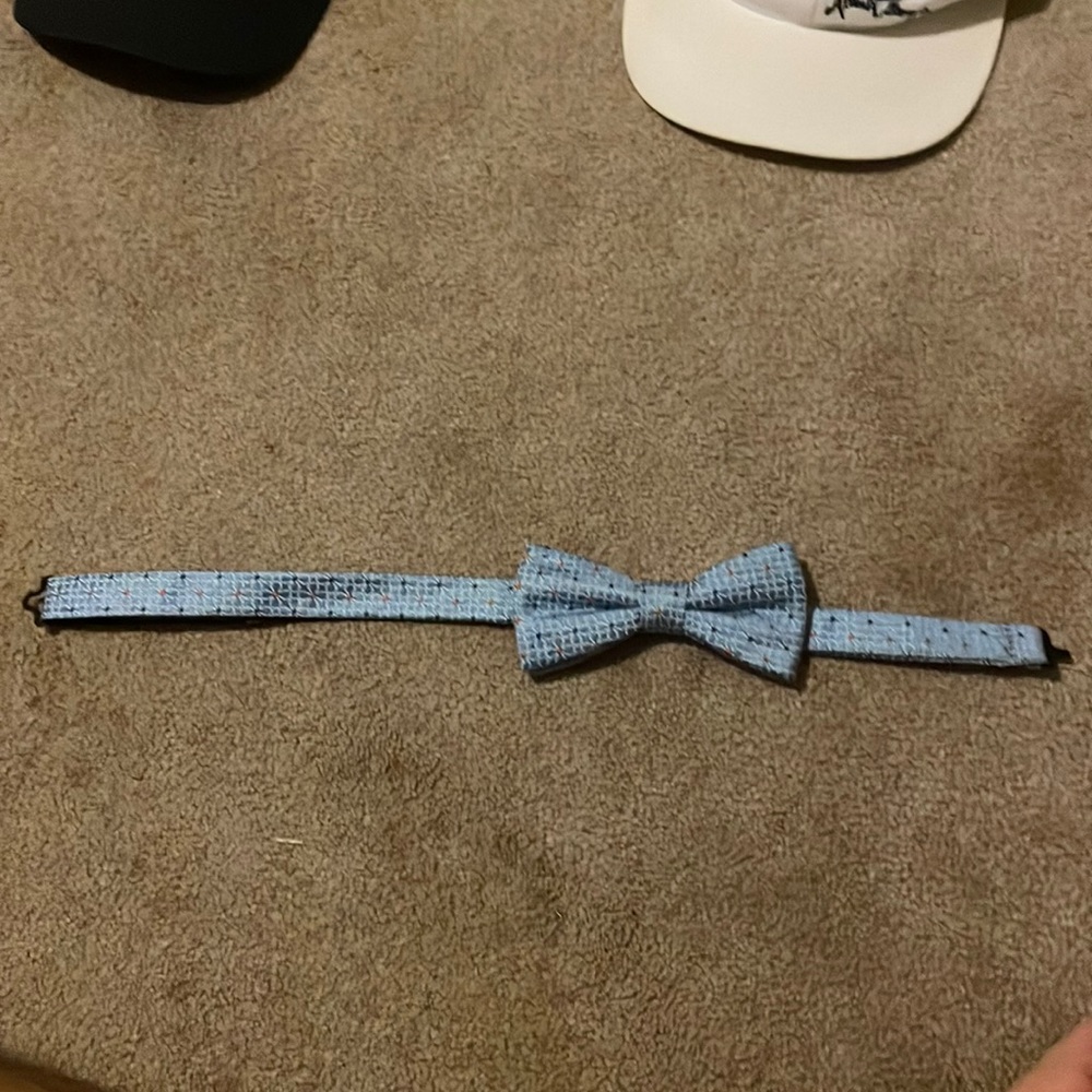 Bow tie
